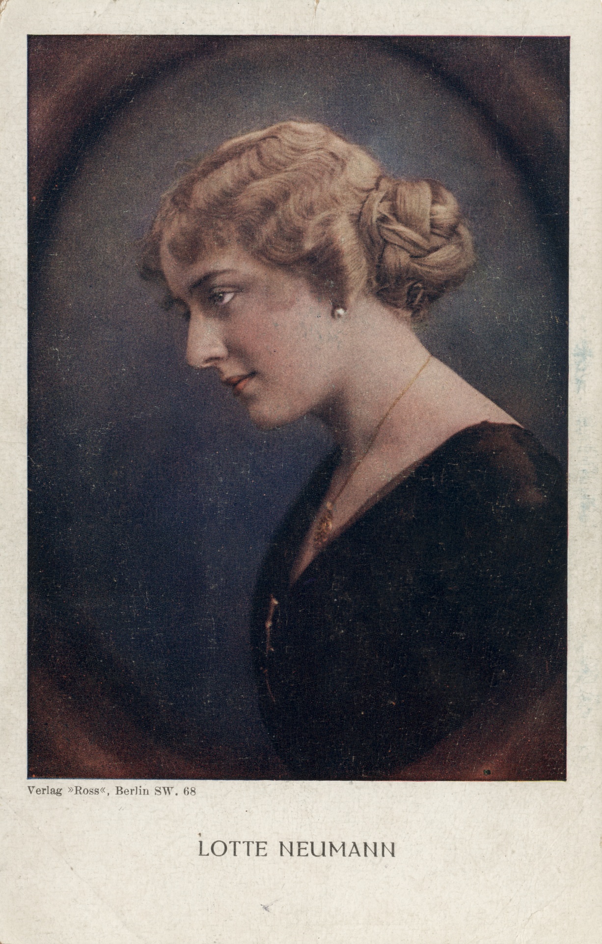 Лотта Нуманн