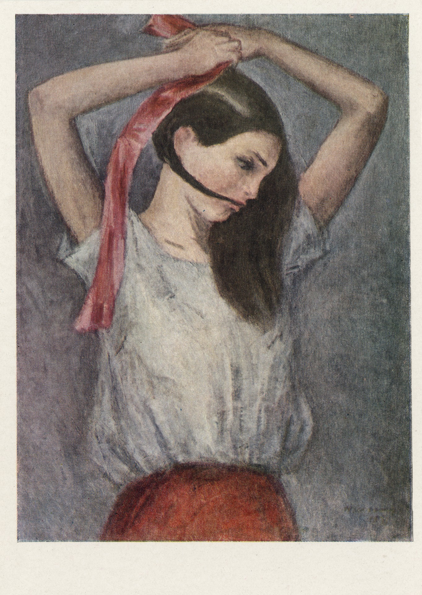 Заплетает косу