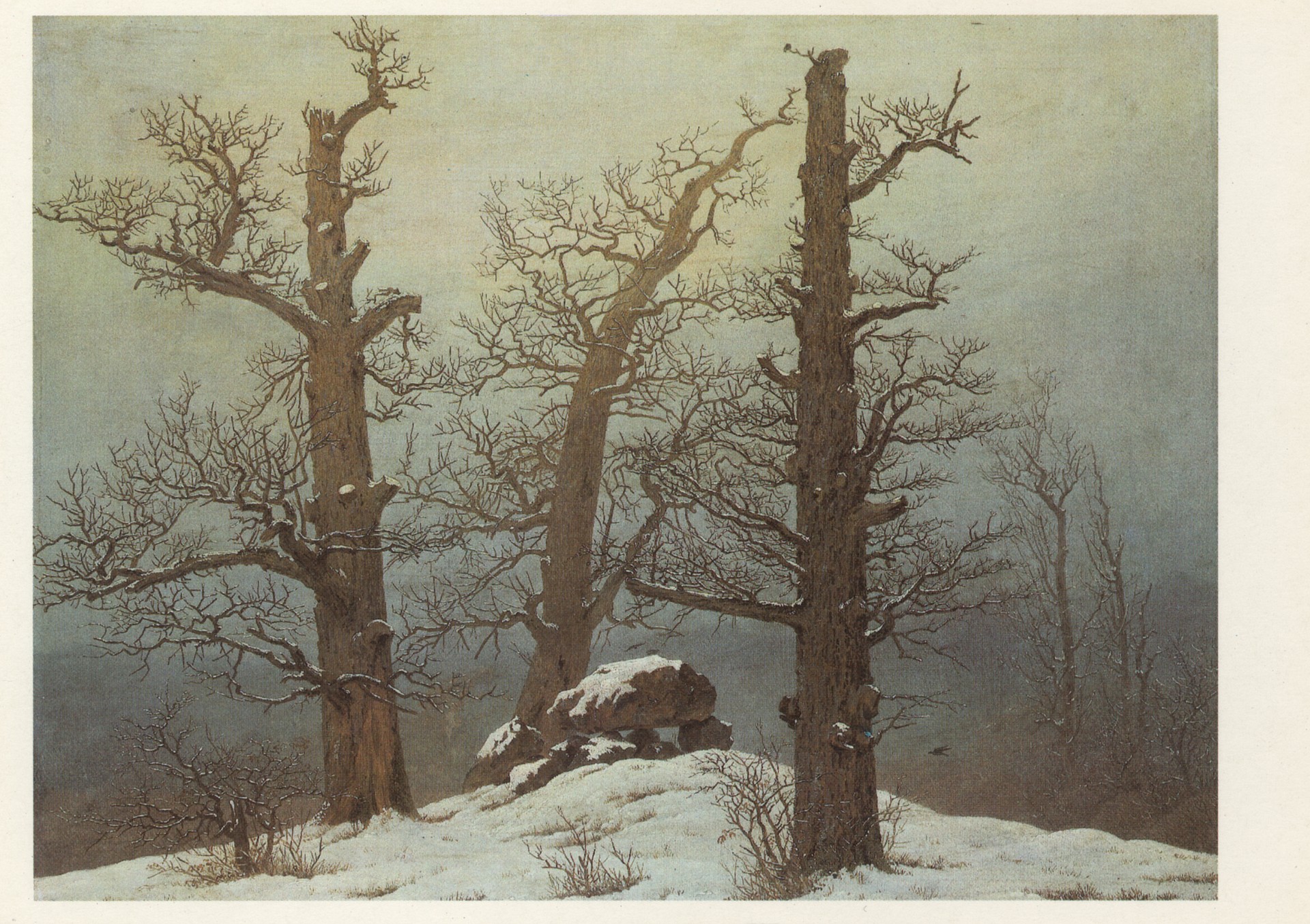 Дольмен в снегу