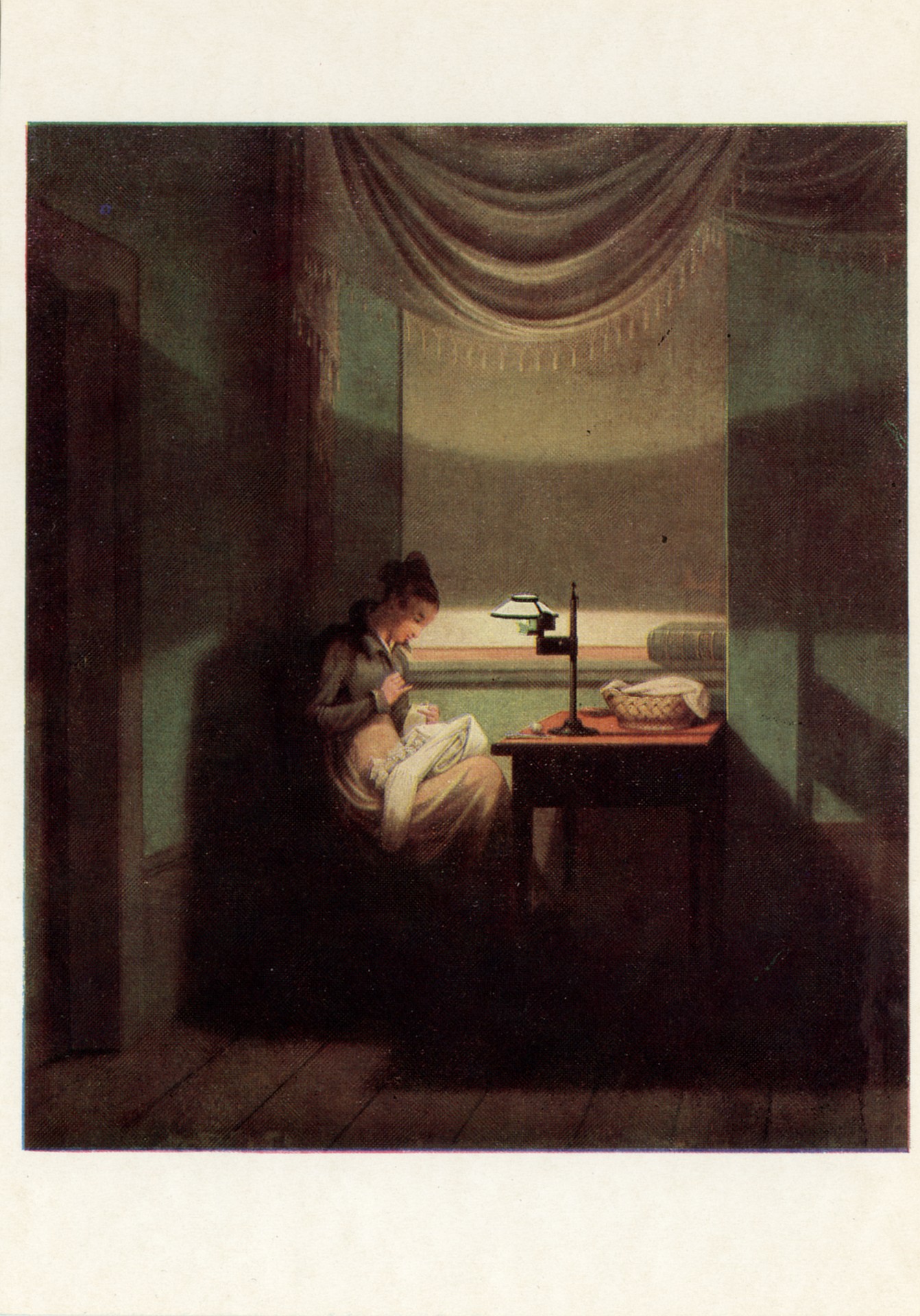 Молодая женщина за шитьём у настольной лампы