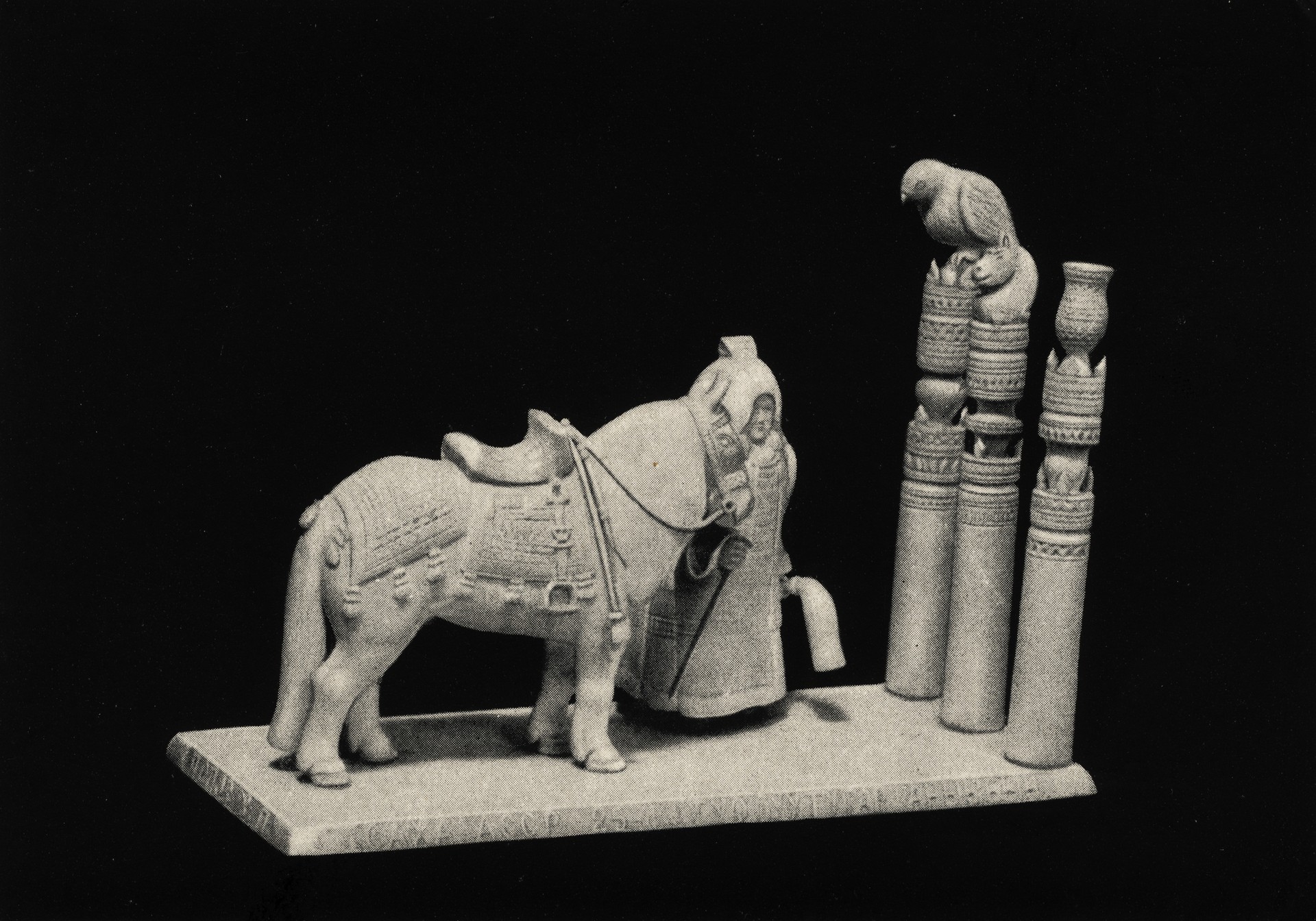 Якутка у коновязи