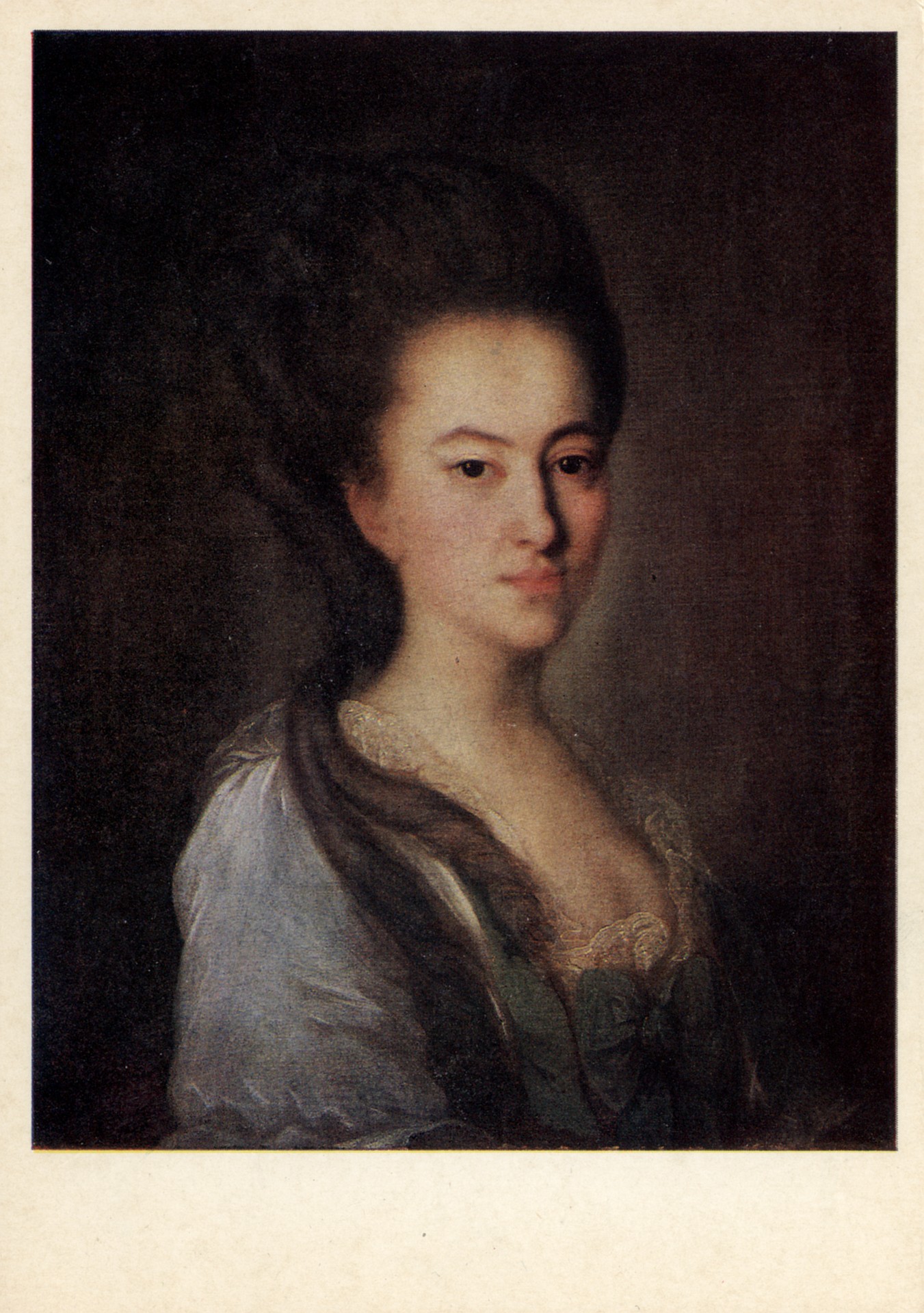 Портрет неизвестной в светло-сером платье